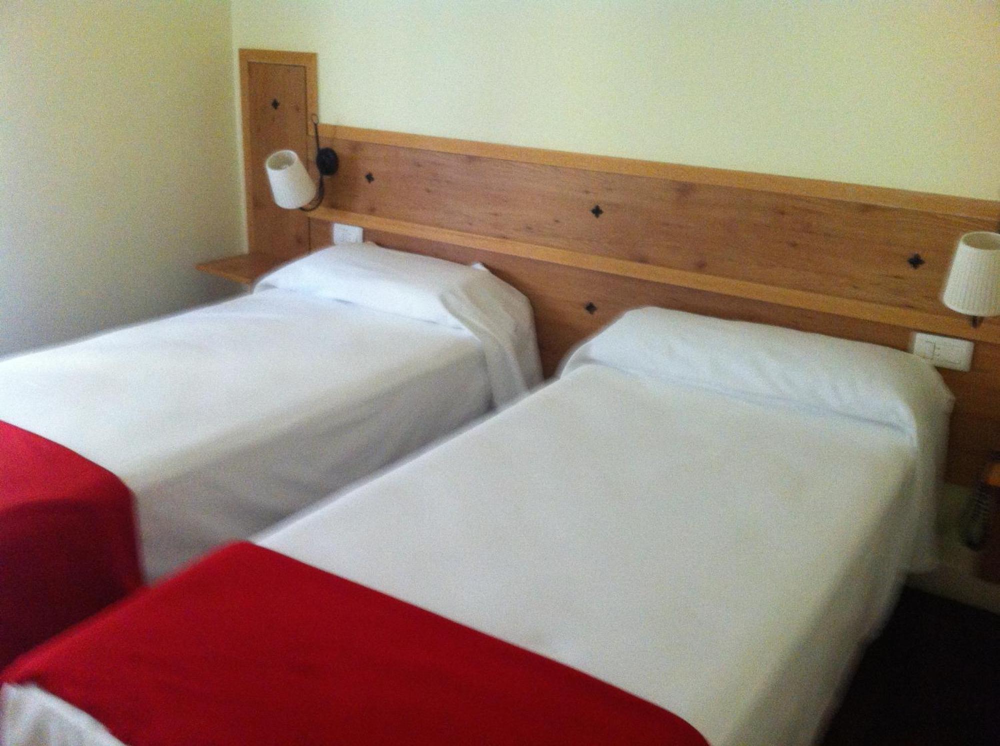 Hotel Bolina Guernica y Luno Szoba fotó